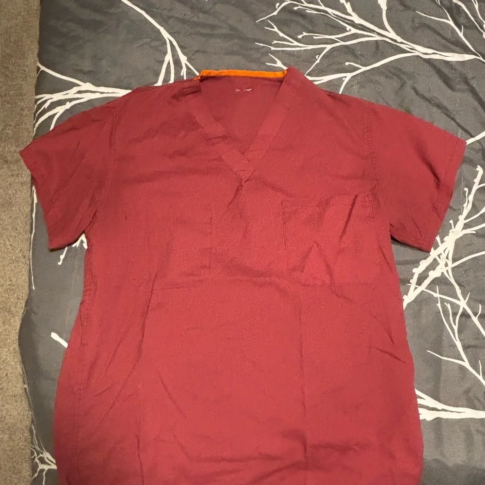 Assorted Scrubs - Picture 7 of 9